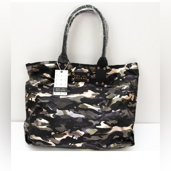 Sol And Selene It Girl Tote Reversible Metallic Camo Print Bag Green Black NWT - Picture 1 of 1